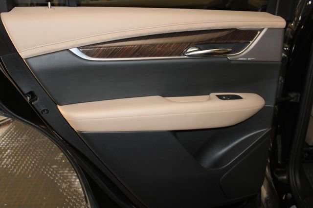 Certified 2025 Cadillac XT6 Sport w/ Platinum Package AWD/4WD image 32