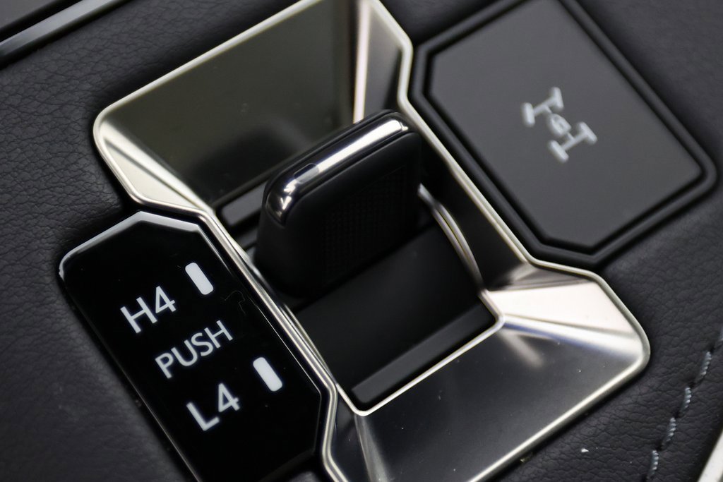 Used 2025 Lexus GX 550 image 30