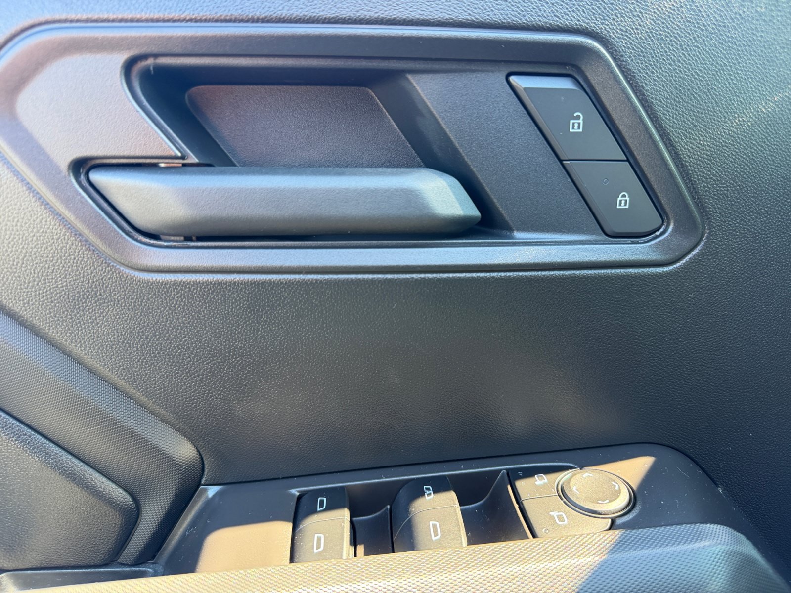Used 2025 Chevrolet Colorado Trail Boss AWD/4WD image 12