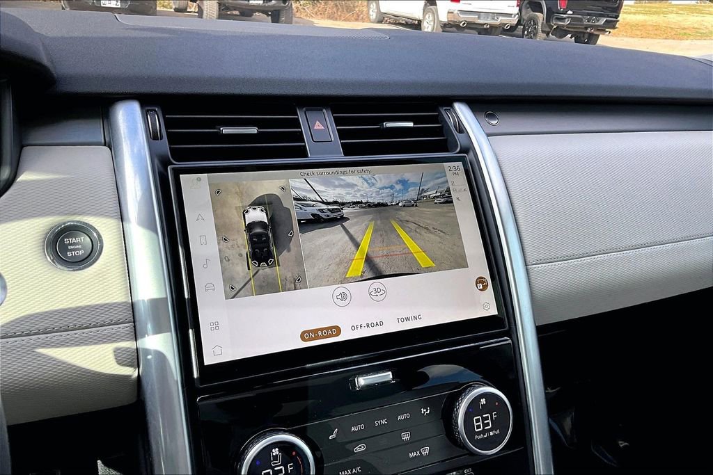 Used 2025 Land Rover Discovery Dynamic SE AWD/4WD image 17