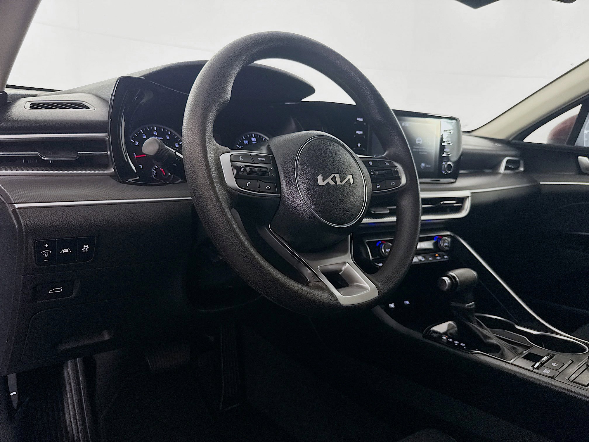 Used 2023 Kia K5 LXS image 22