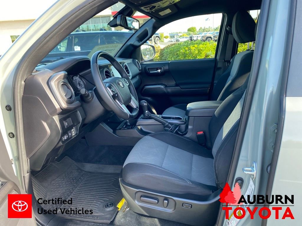 Used 2022 Toyota Tacoma TRD Off-Road w/ Technology Package AWD/4WD image 32
