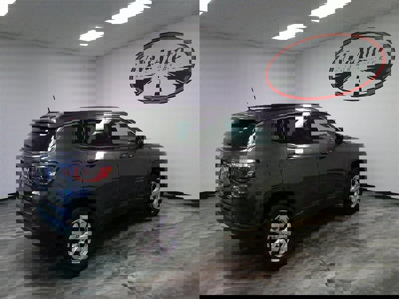 Used 2019 Jeep Compass Latitude image 8