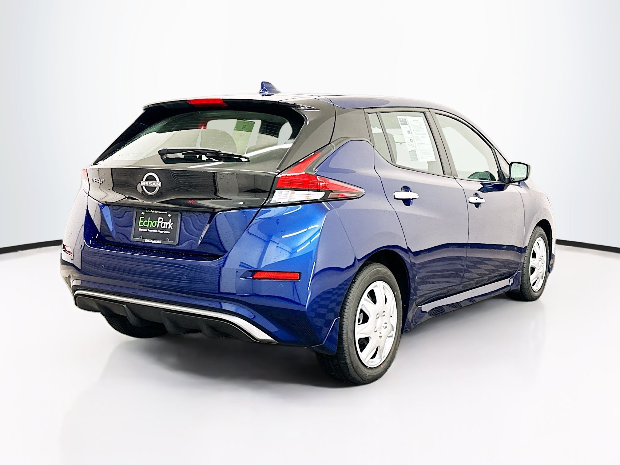 Used 2024 Nissan Leaf S FWD image 9