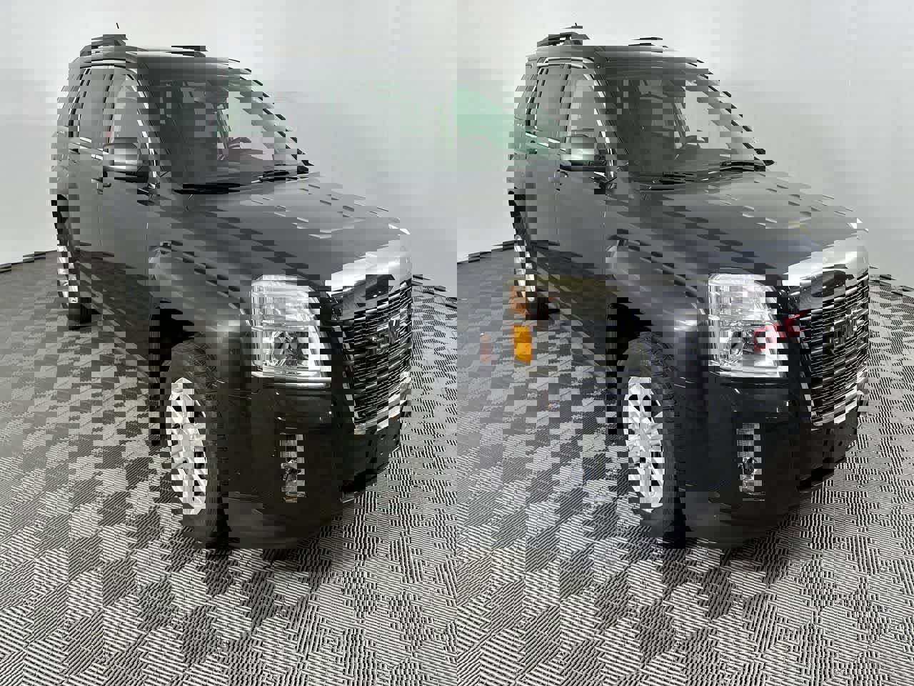 Used 2015 GMC Terrain SLE w/ Convenience Package image 2