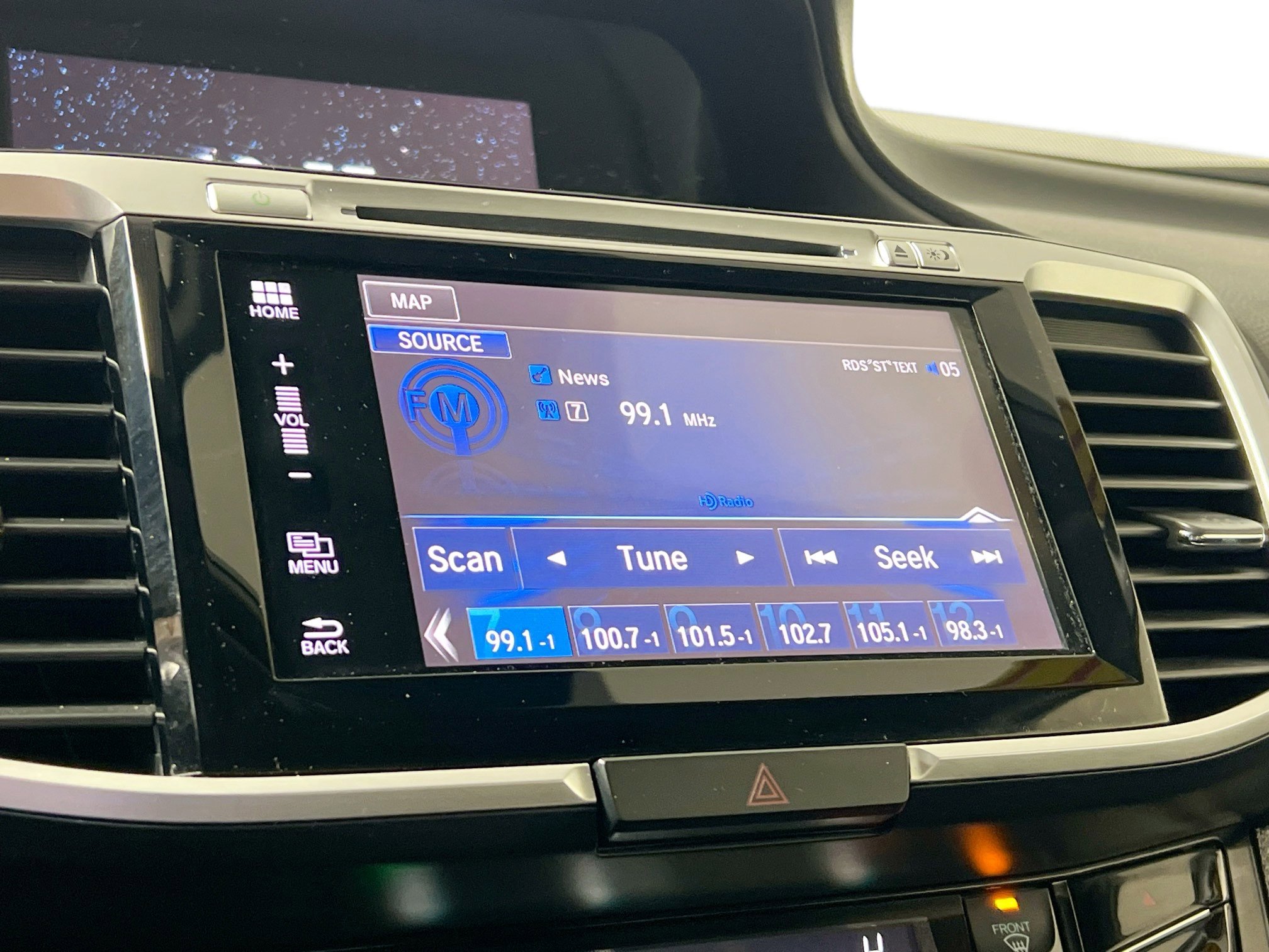 Used 2017 Honda Accord Touring image 28