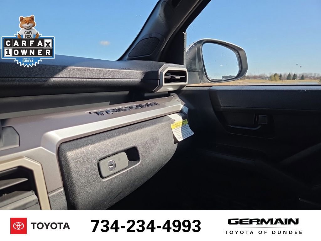 Used 2025 Toyota Tacoma SR5 AWD/4WD image 30