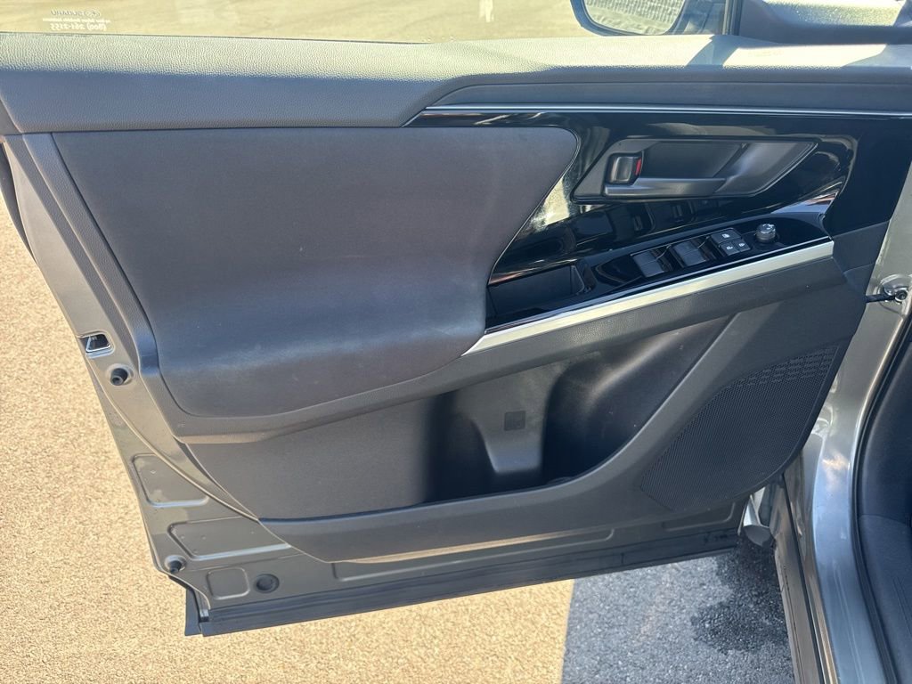 Certified 2023 Subaru Solterra AWD image 18