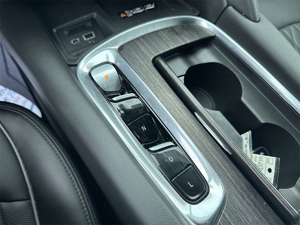 Used 2022 Buick Enclave Avenir w/ Avenir Technology Package image 26