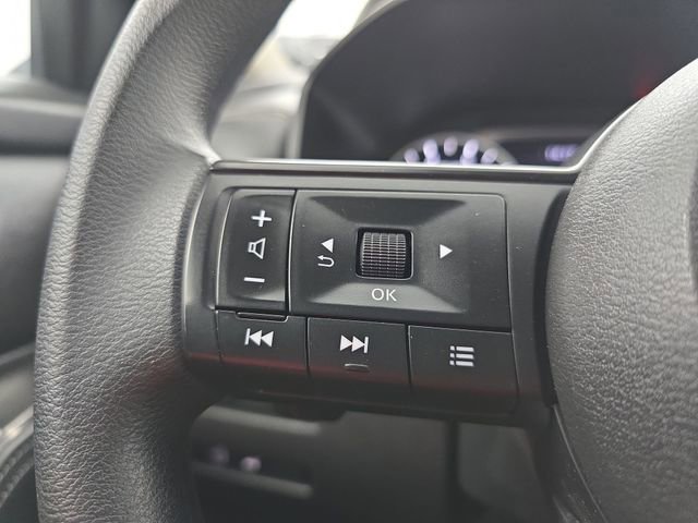 Used 2024 Nissan Rogue SV image 33