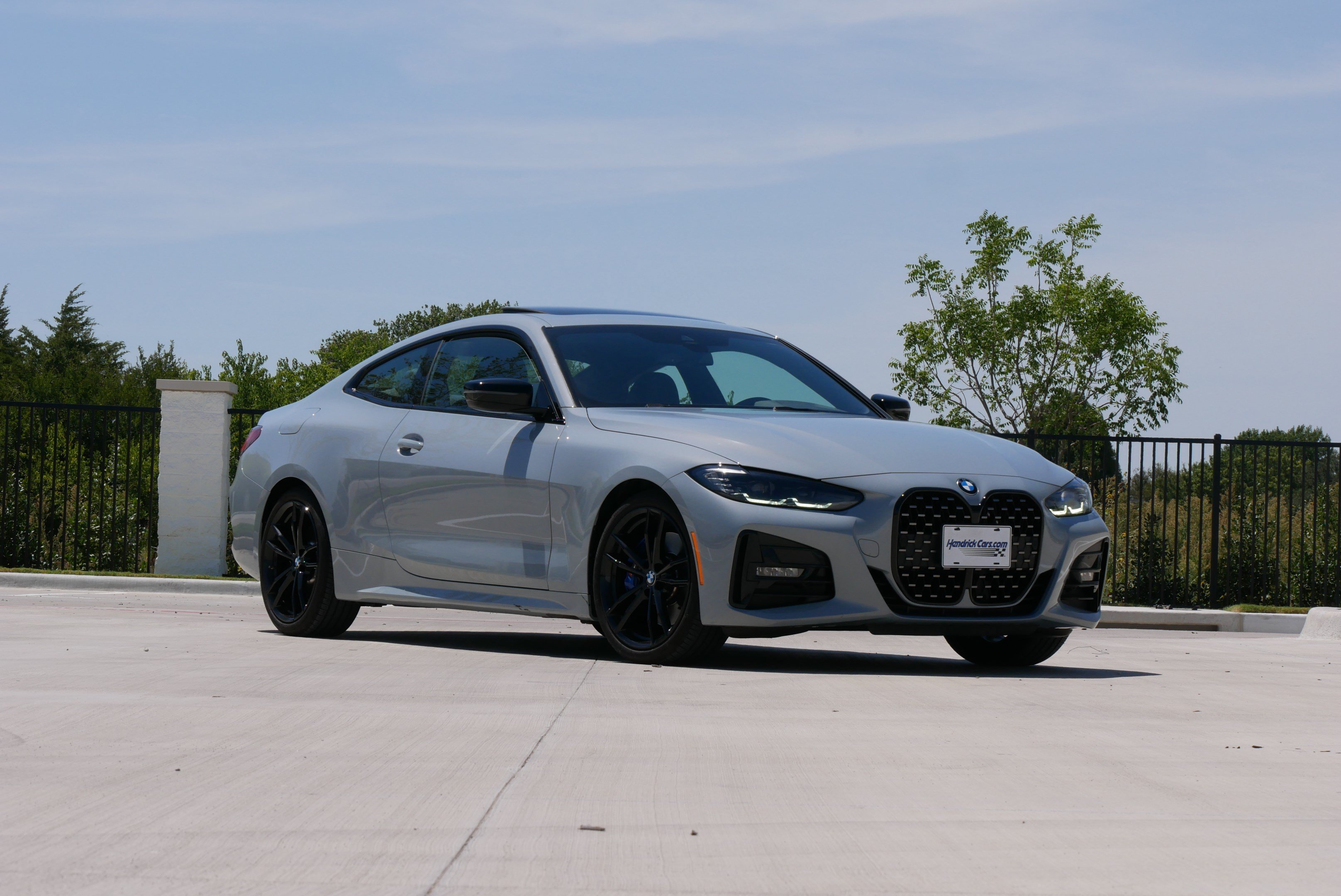 Used 2022 BMW 430i Coupe w/ M Sport Package RWD image 2