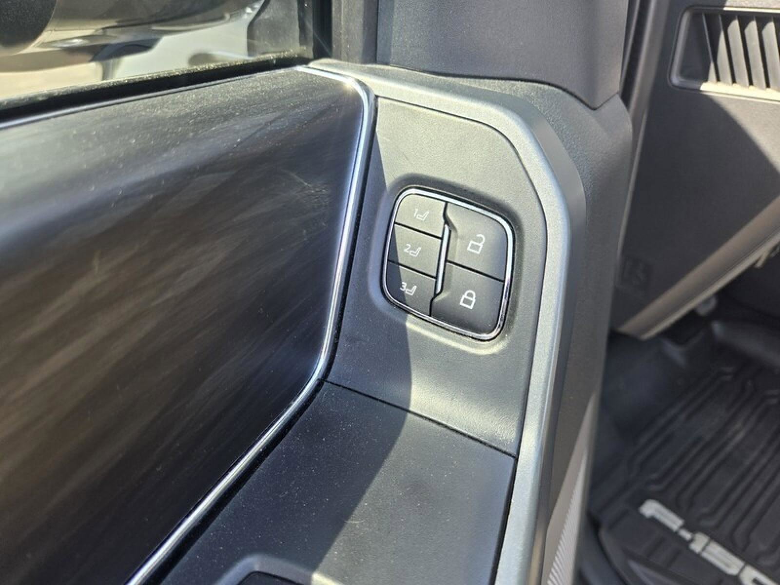 Used 2024 Ford F150 Lariat w/ FX4 Off-Road Package AWD/4WD image 24