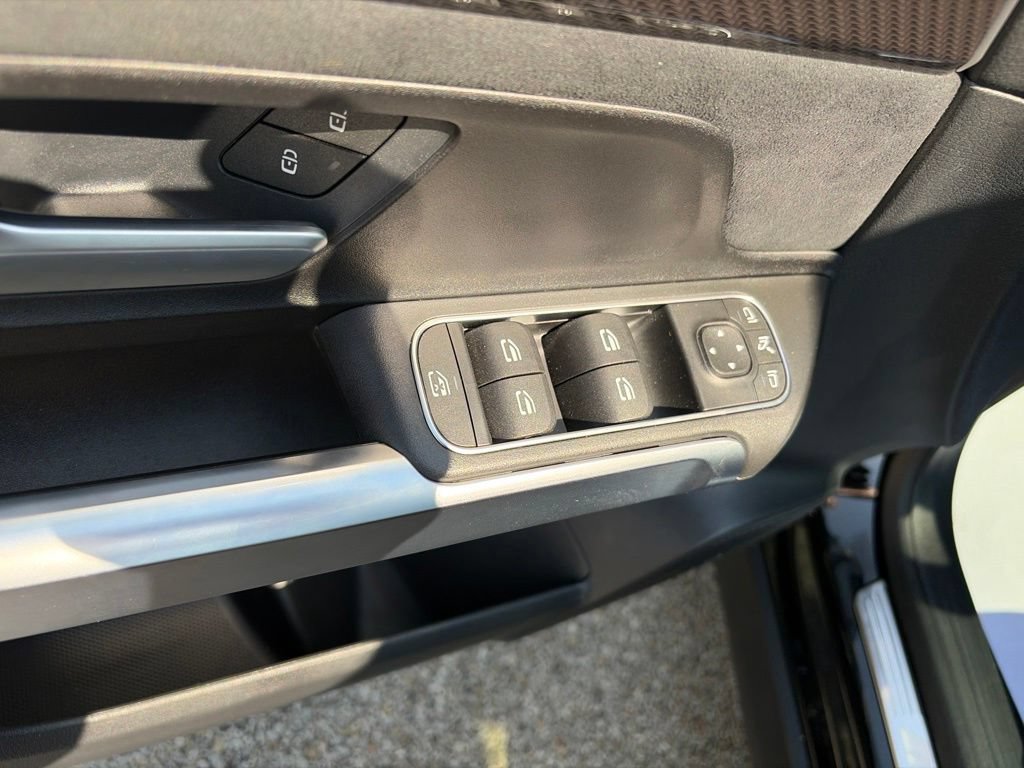 Certified 2025 Mercedes-Benz GLB 35 AMG 4MATIC image 11