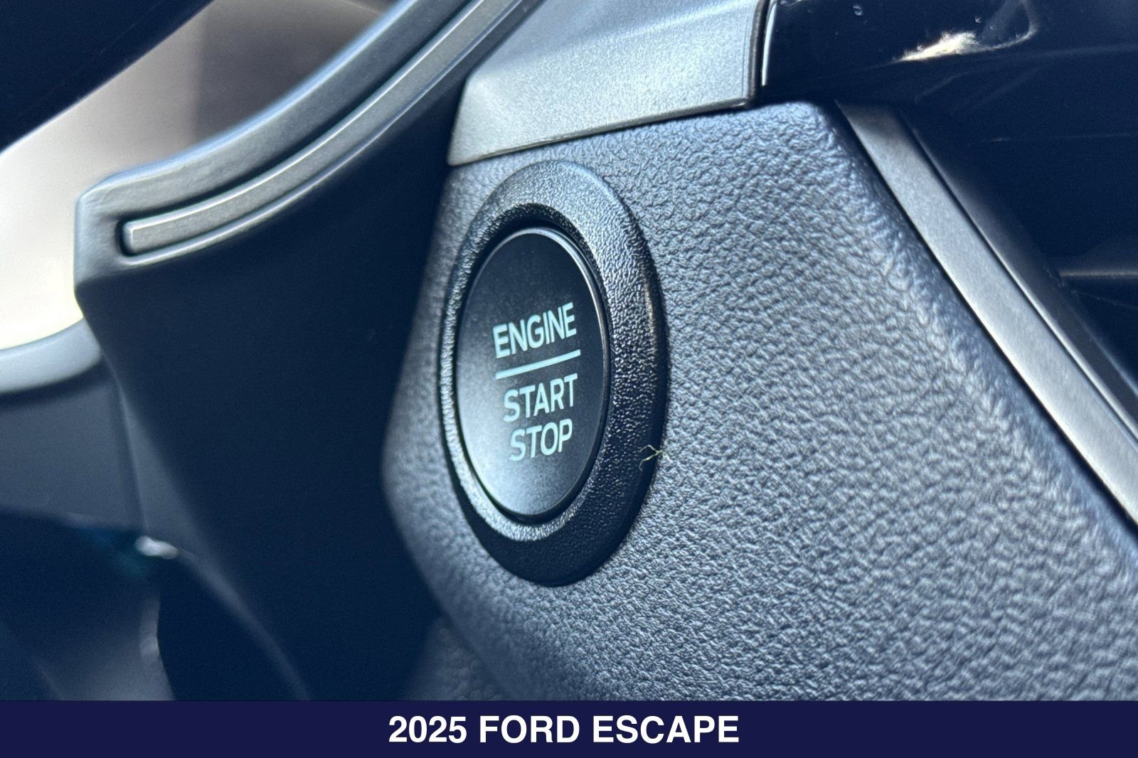 Used 2025 Ford Escape Active FWD image 23