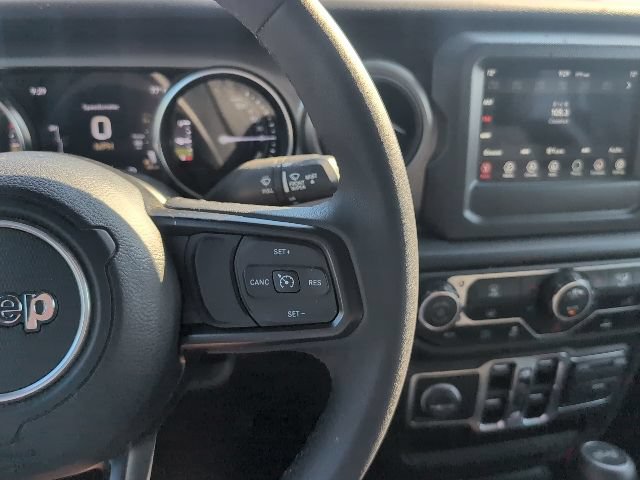 Used 2023 Jeep Wrangler Unlimited AWD/4WD image 17