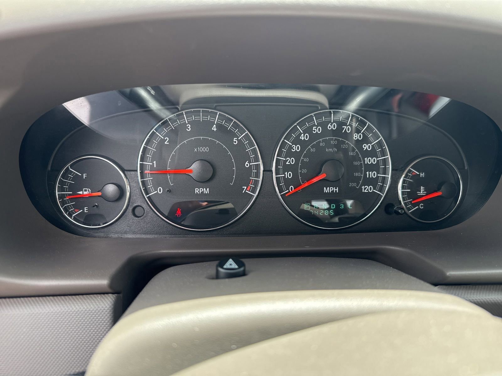 Used 2005 Chrysler Sebring Sedan FWD image 33