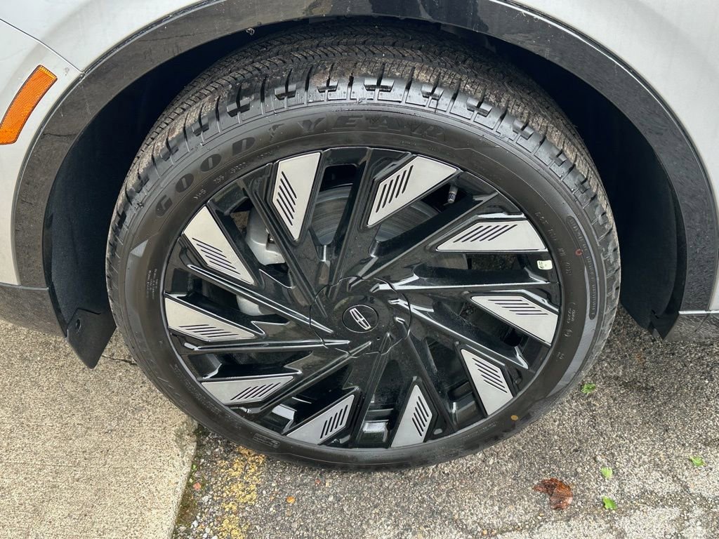 New 2026 Lincoln Nautilus Reserve w/ Jet Appearance Package AWD/4WD image 5