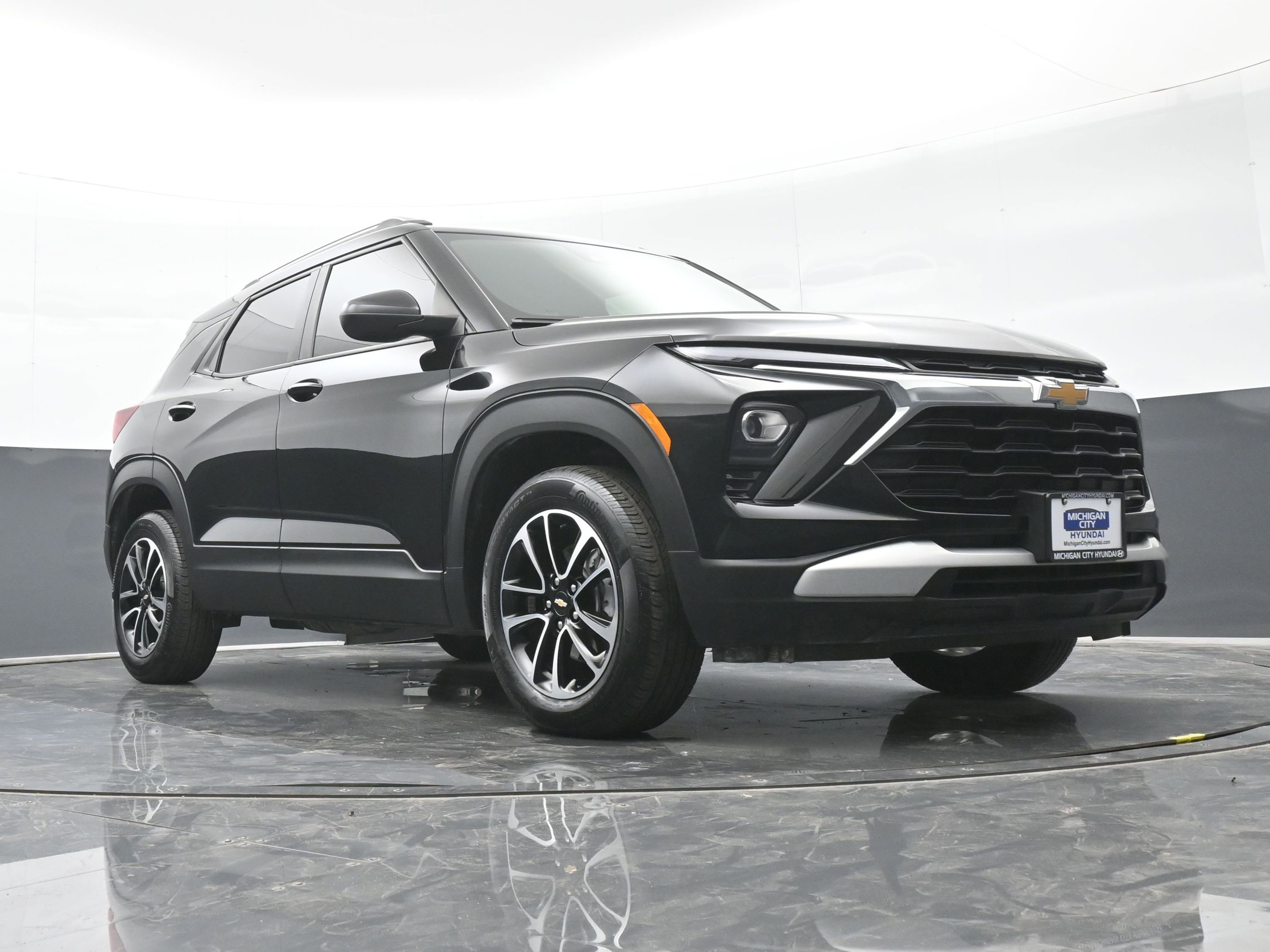 Used 2024 Chevrolet TrailBlazer LT w/ LT Cold Weather Package image 37