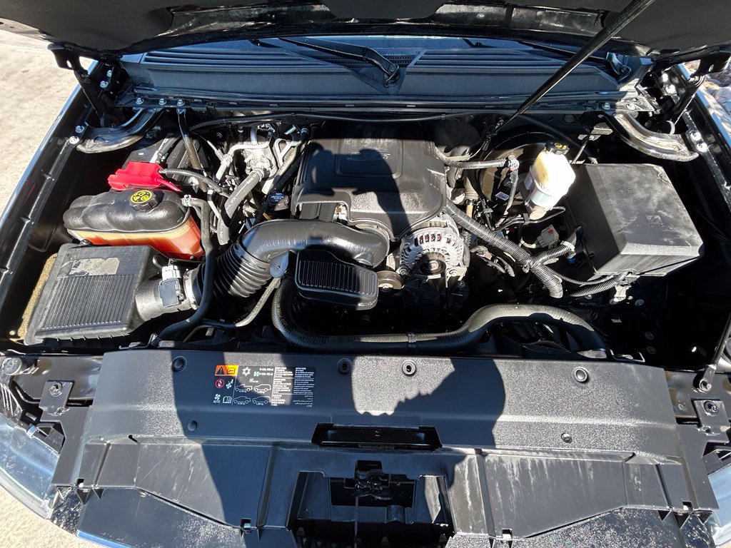 Used 2014 Chevrolet Suburban LT AWD/4WD image 32