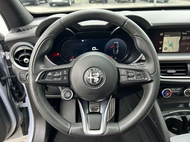 Used 2024 Alfa Romeo Stelvio Ti w/ Performance Driving Package AWD/4WD image 18