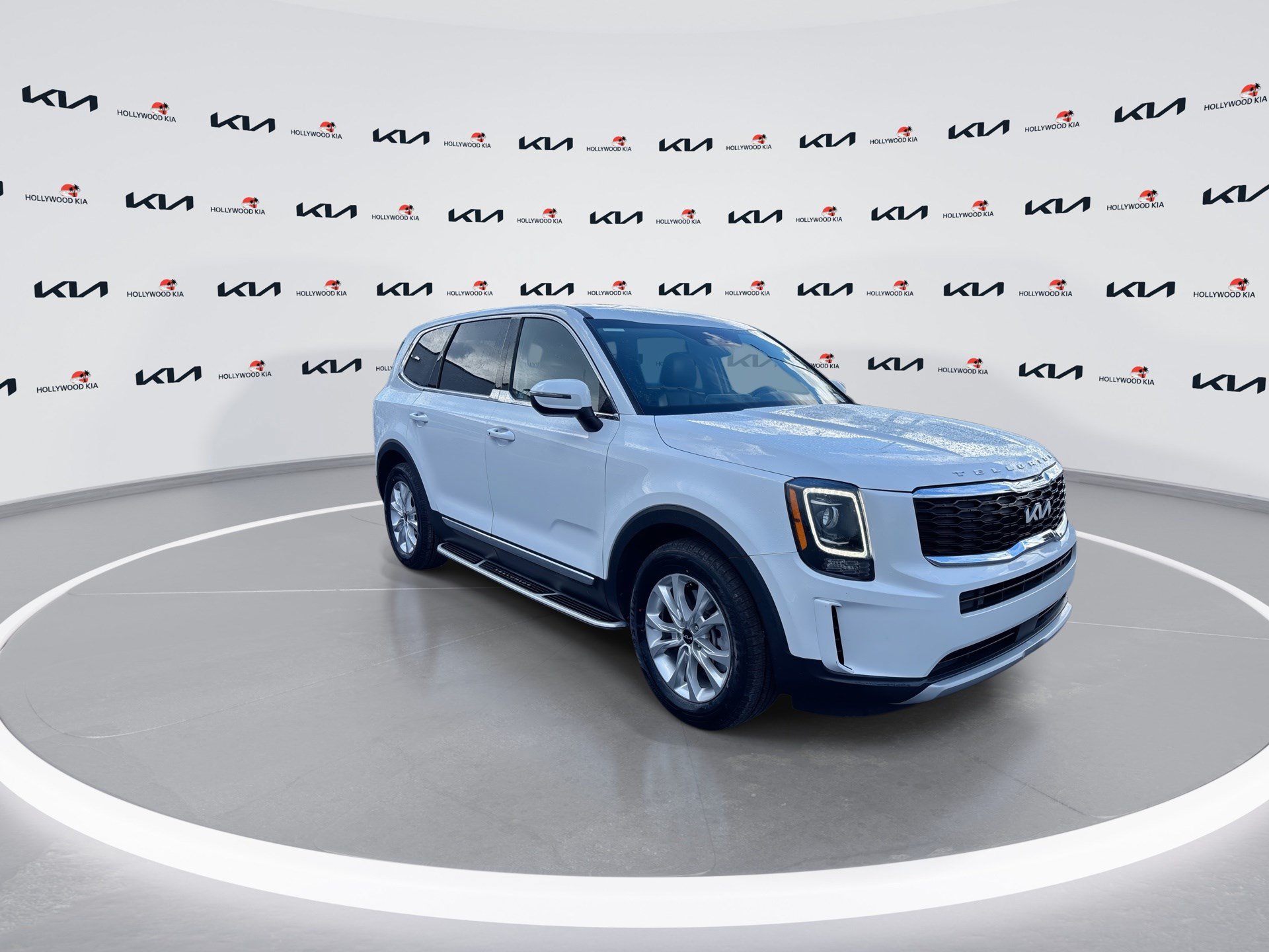 Used 2022 Kia Telluride LX FWD image 2