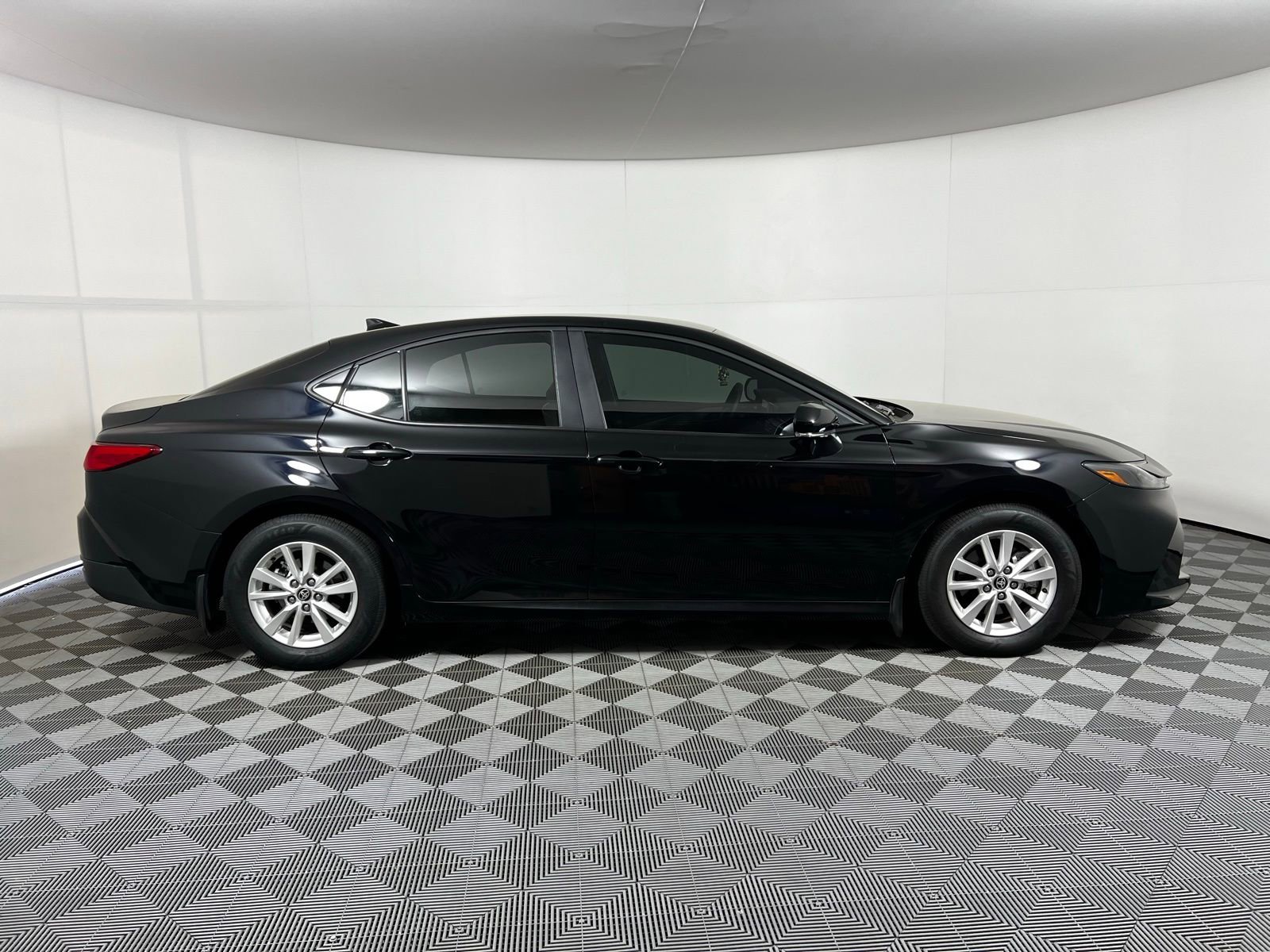 Certified 2025 Toyota Camry LE image 4