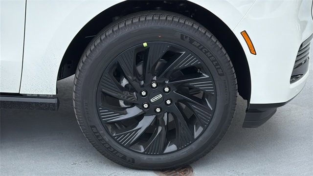 New 2025 Lincoln Navigator Reserve w/ Jet Appearance Package image 4