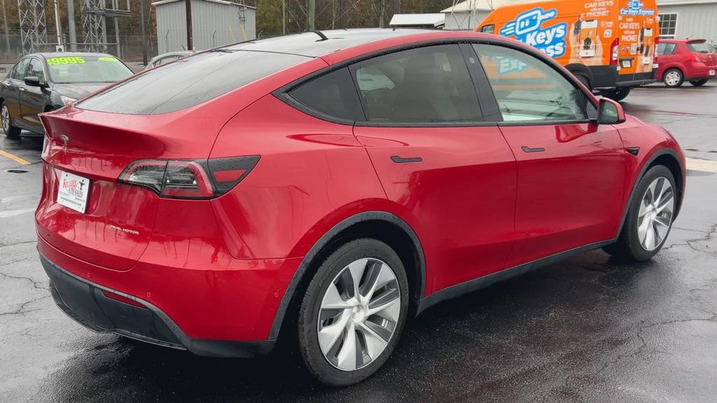 Used 2022 Tesla Model Y Long Range image 8