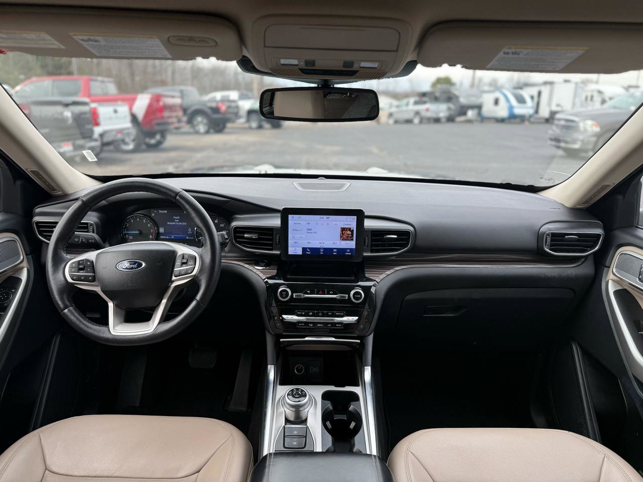 Used 2023 Ford Explorer Limited image 17