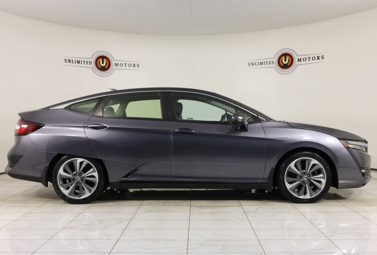 Used 2018 Honda Clarity Touring image 2