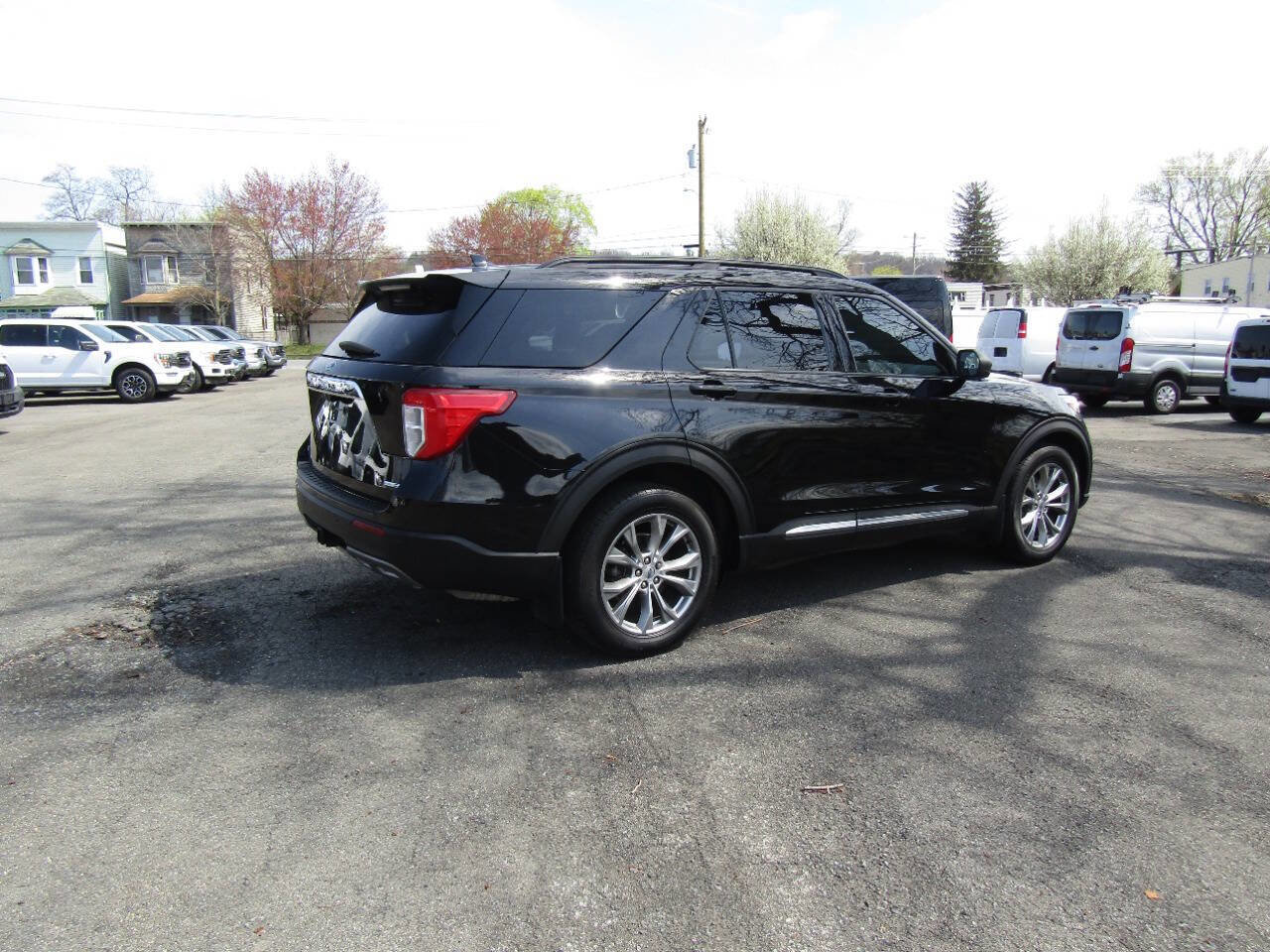 Used 2020 Ford Explorer XLT w/ Equipment Group 202A AWD/4WD image 42