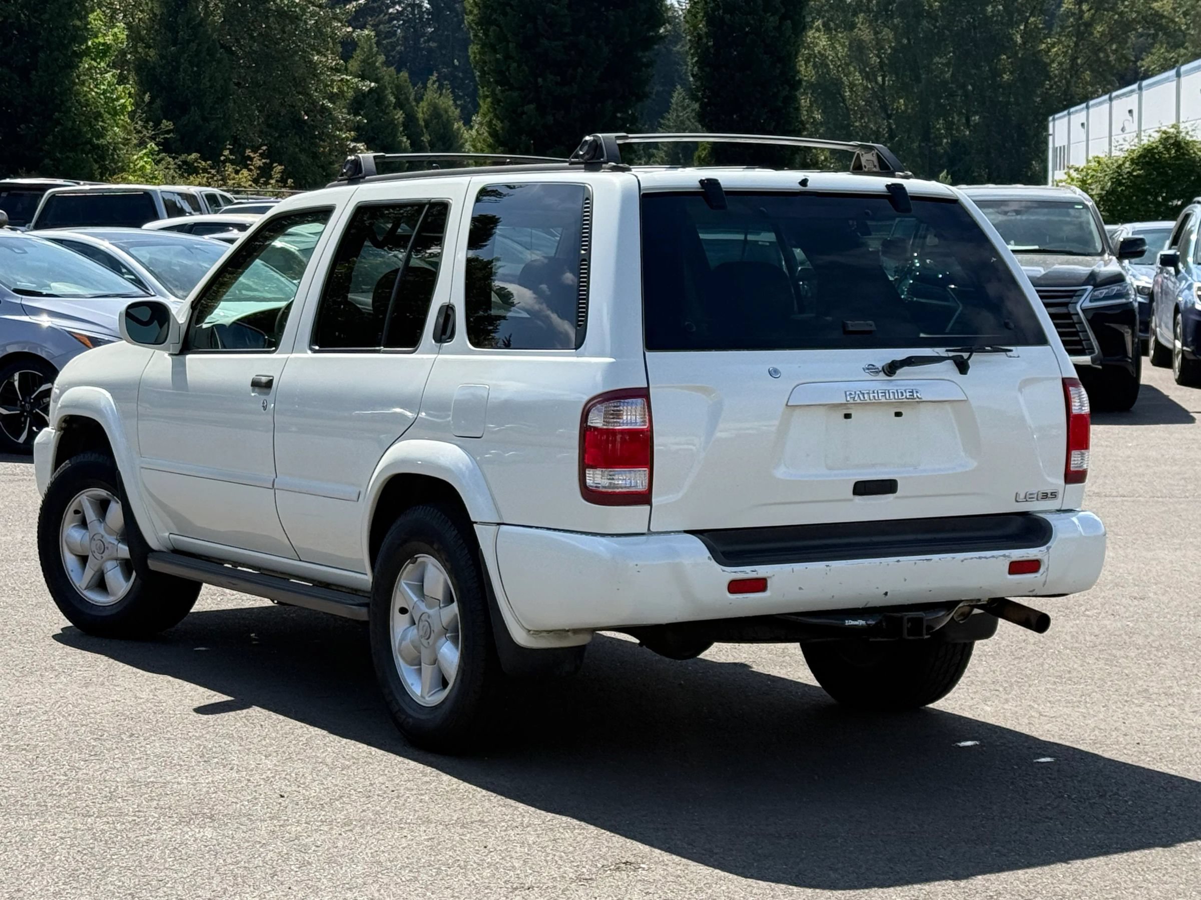 Used 2001 Nissan Pathfinder LE AWD/4WD image 5