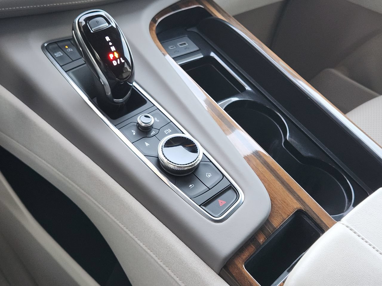 Used 2024 Cadillac Escalade ESV Sport Platinum AWD/4WD image 19