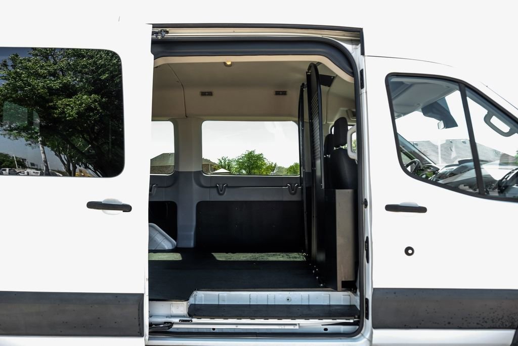Used 2015 Ford Transit 150 XLT image 38