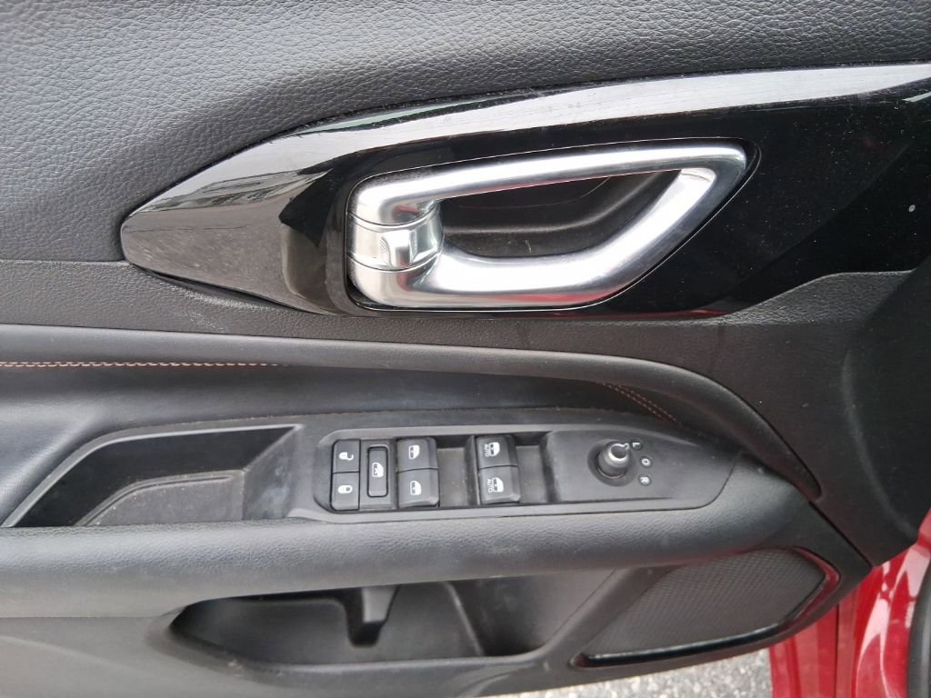 Used 2022 Jeep Compass Limited image 9