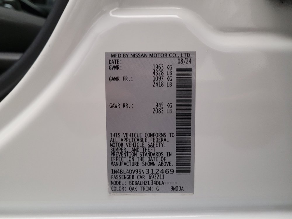 Used 2025 Nissan Altima 2.5 SV FWD image 33