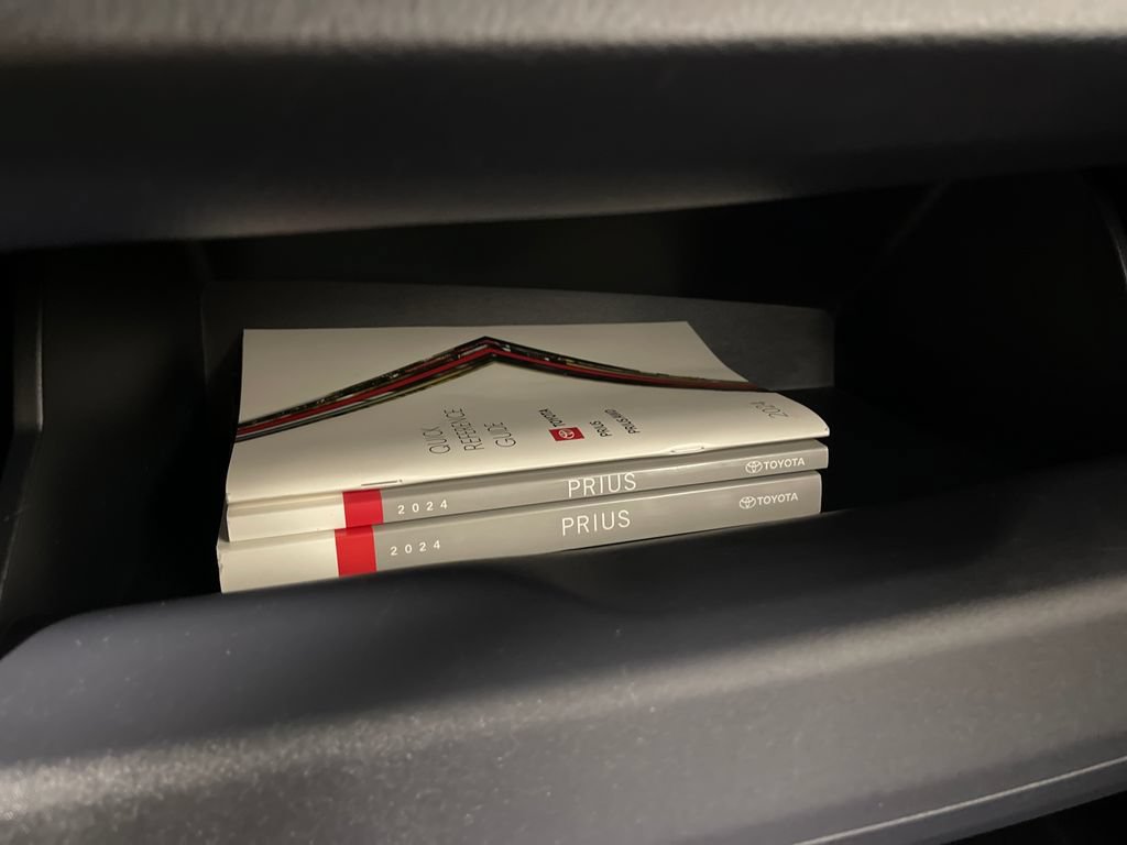 Certified 2024 Toyota Prius LE FWD image 25