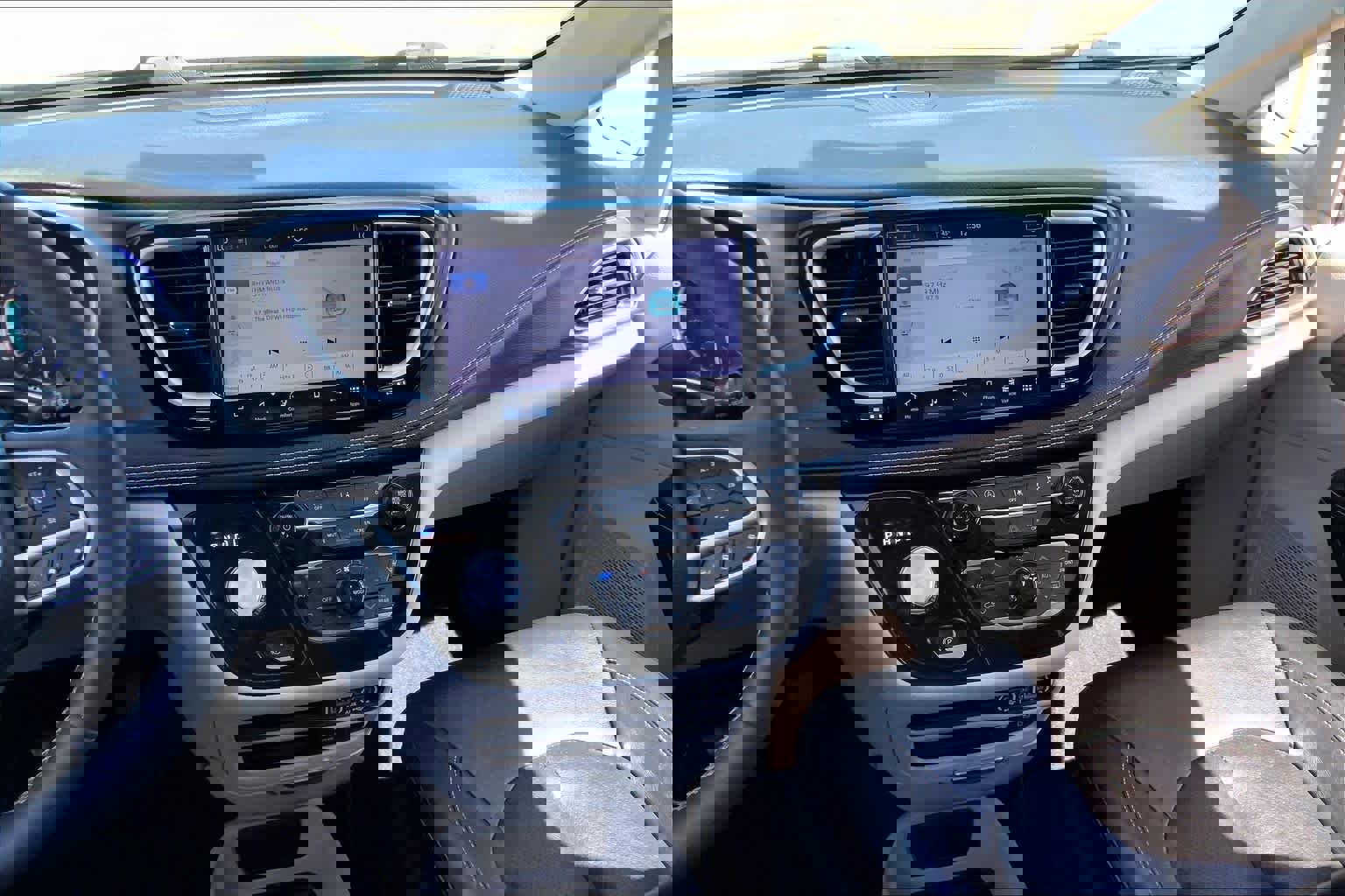 Used 2022 Chrysler Pacifica Touring-L image 7