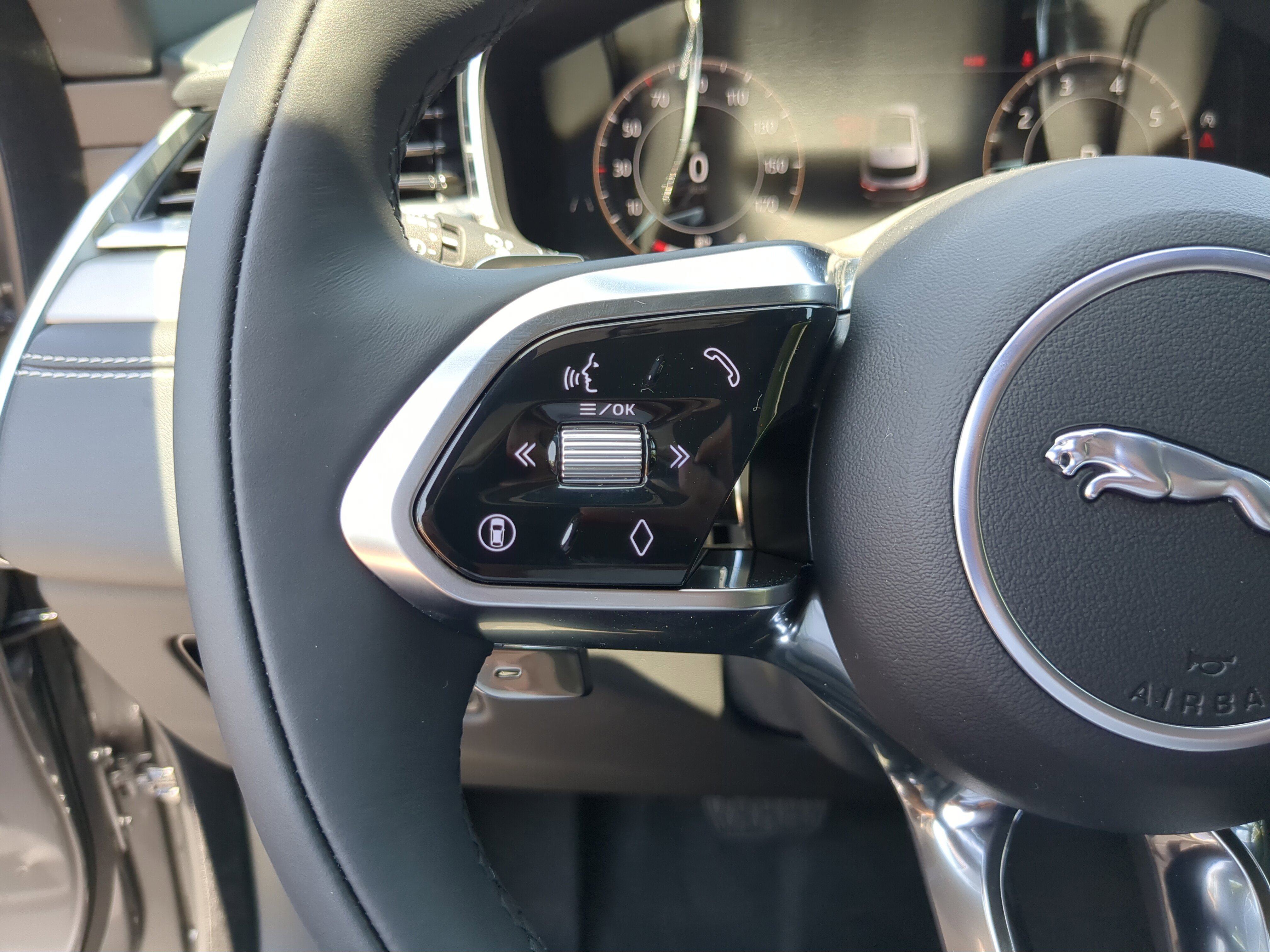 New 2026 Jaguar F-PACE R-Dynamic S image 31