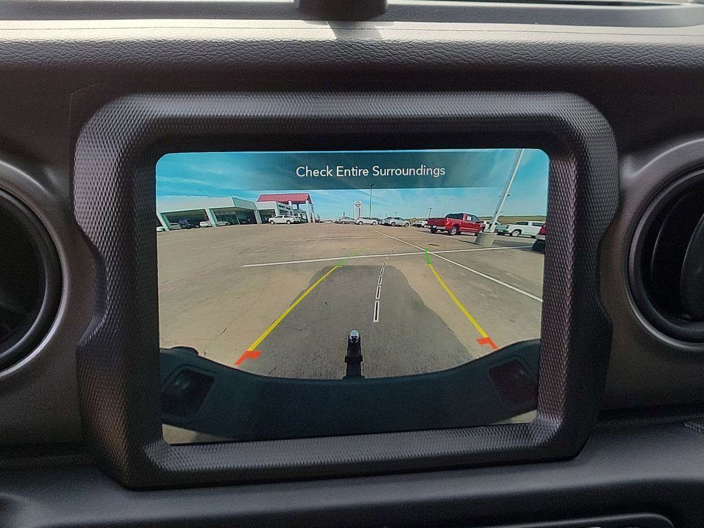 Used 2022 Jeep Gladiator Sport image 15