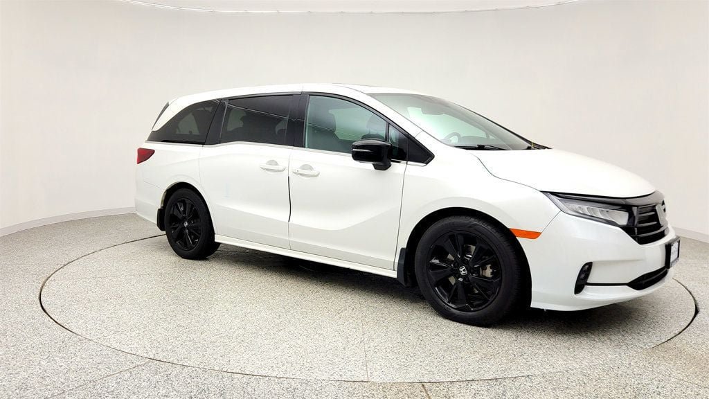 Used 2023 Honda Odyssey Sport image 3