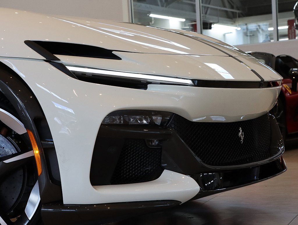Certified 2024 Ferrari Purosangue image 19