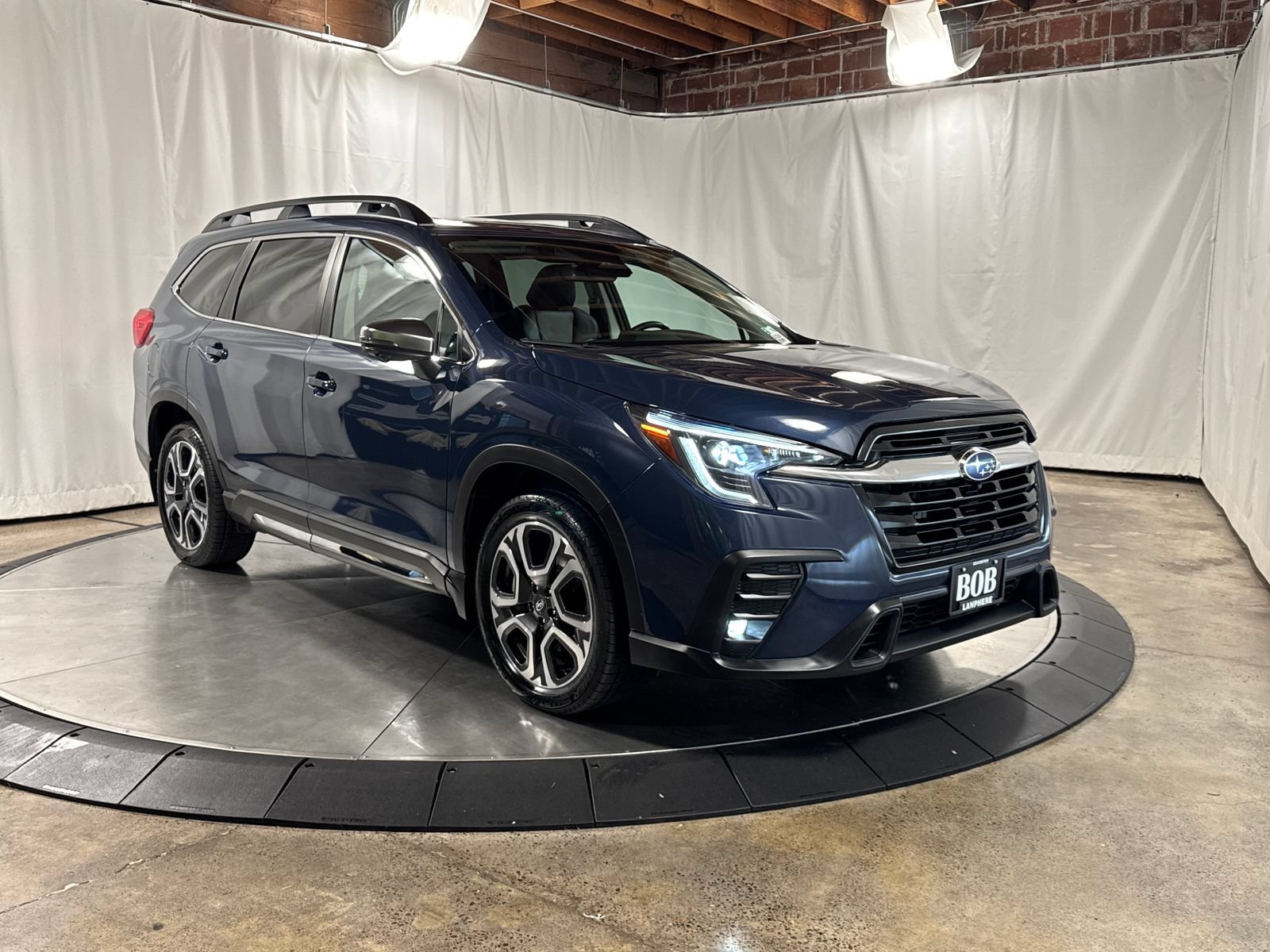 Used 2023 Subaru Ascent Limited w/ Technology Package AWD/4WD image 10