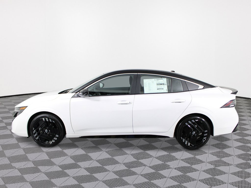 New 2027 Nissan Sentra SR FWD image 2