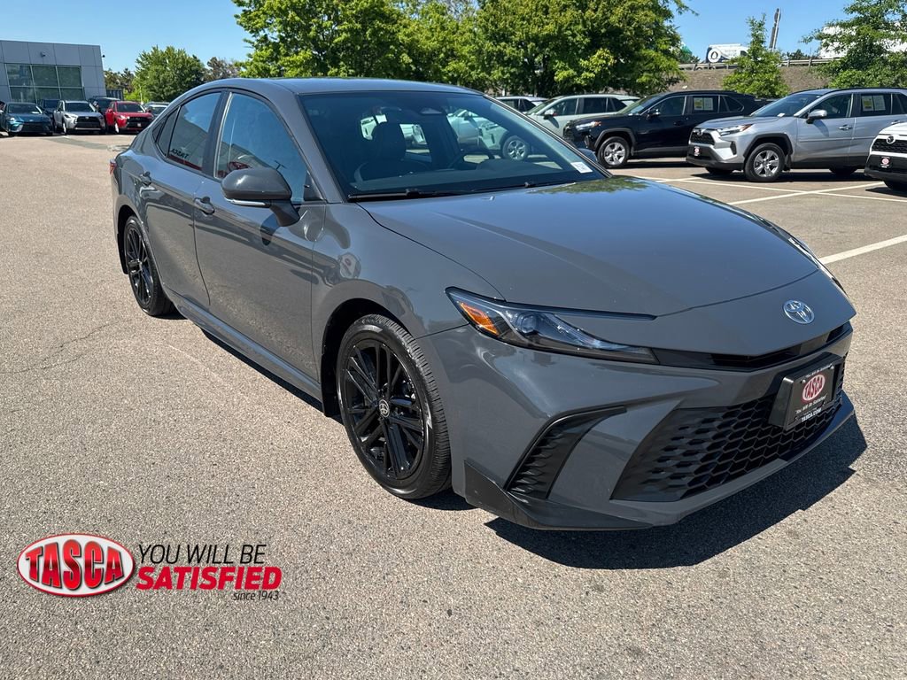 Used 2025 Toyota Camry SE w/ Convenience Package AWD/4WD image 9