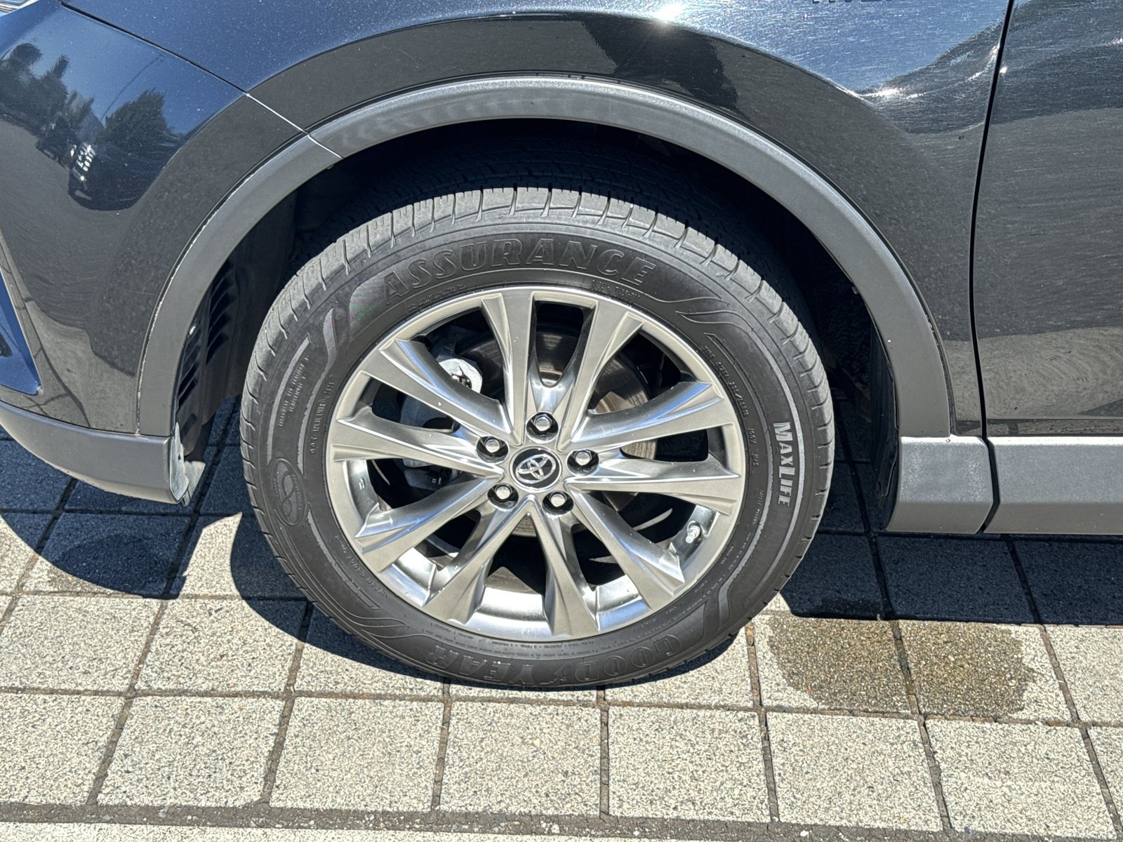 Used 2017 Toyota RAV4 Limited AWD/4WD image 9