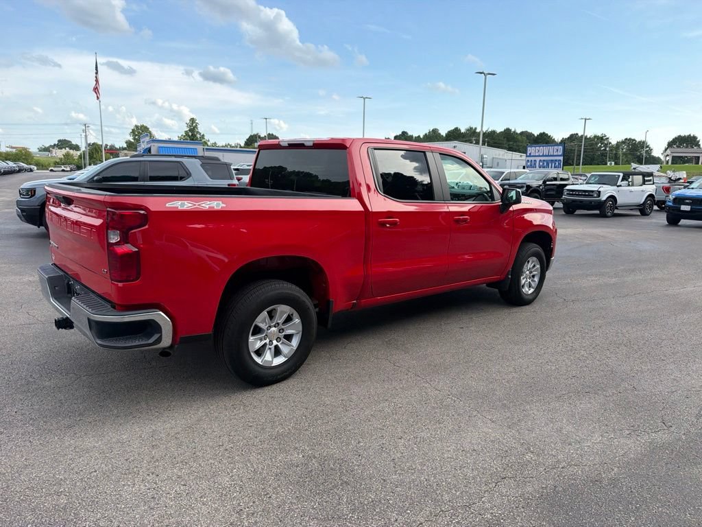 Used 2025 Chevrolet Silverado 1500 LT AWD/4WD image 3