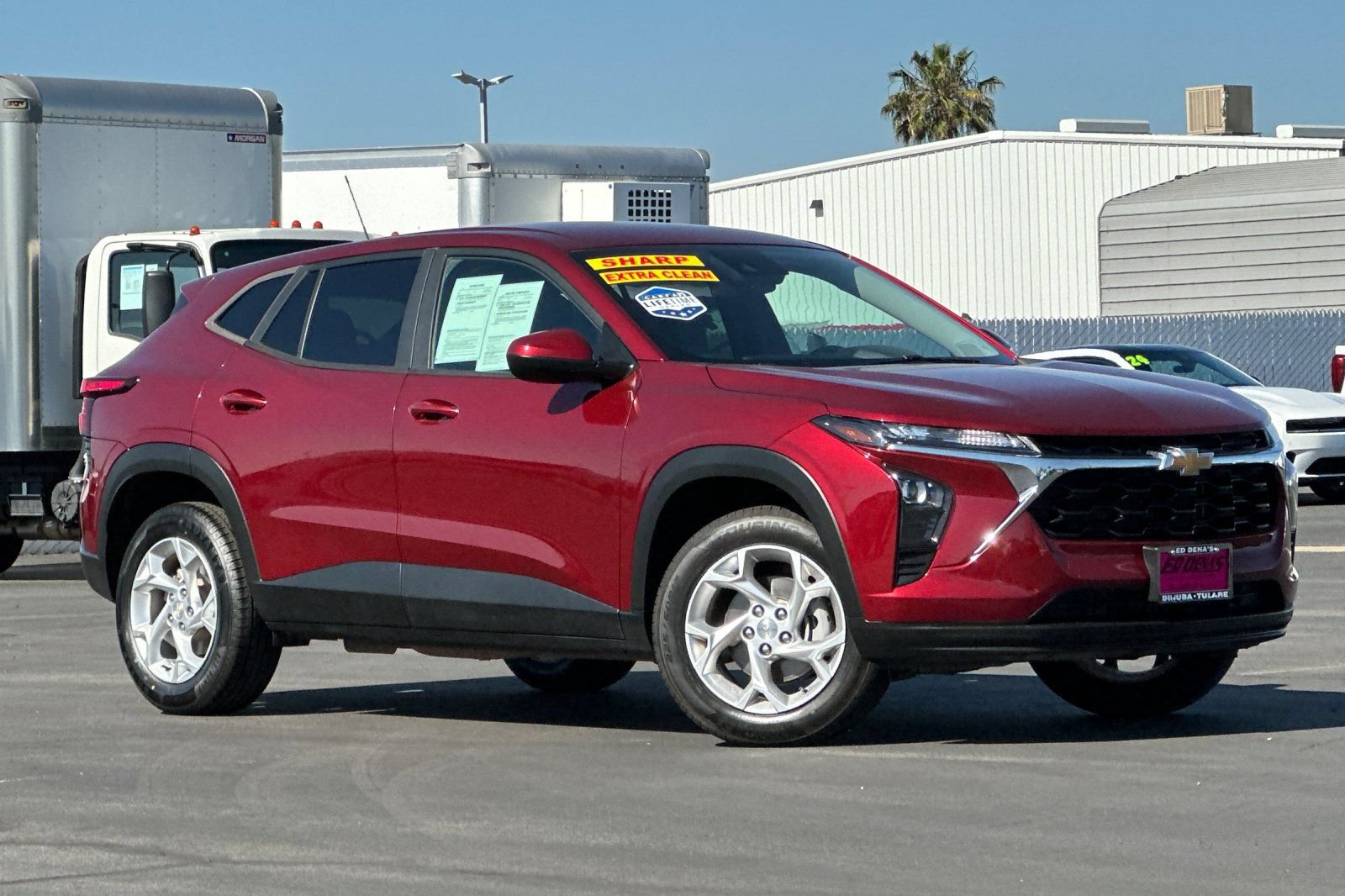 Used 2024 Chevrolet Trax LS w/ LS Convenience Package FWD image 2
