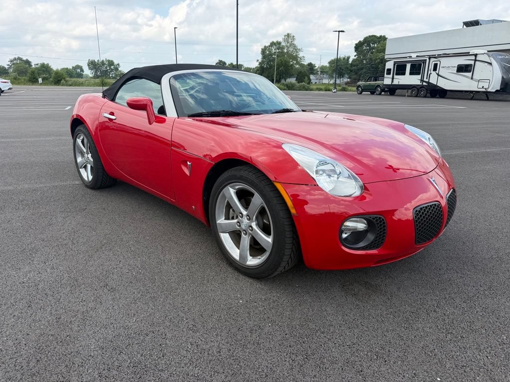 Used 2008 Pontiac Solstice GXP w/ Premium Package RWD image 4