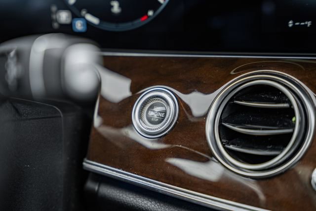 Used 2023 Mercedes-Benz E 350 4MATIC Sedan image 27